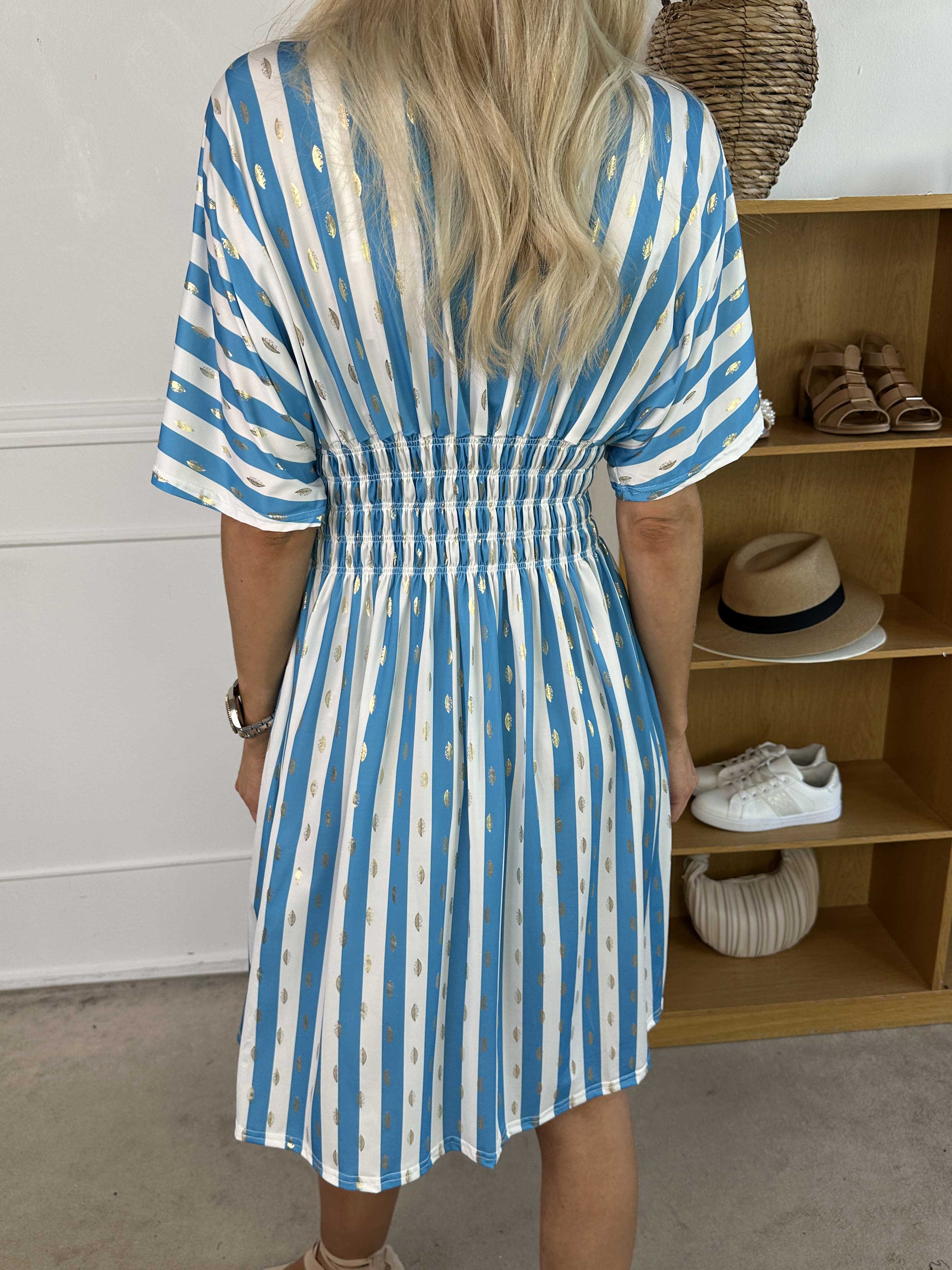 Pams Stripe Short - Stribet elastisk kjole med guld detaljer